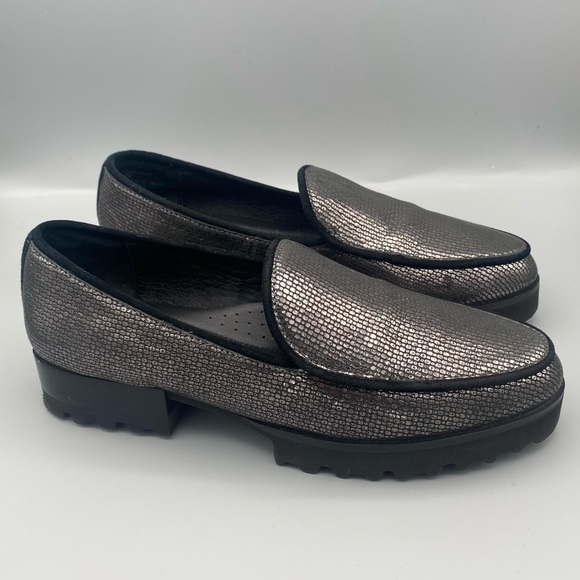 EUC Donald J. Pliner Elen Loafer, Size 8M - Picture 1 of 10